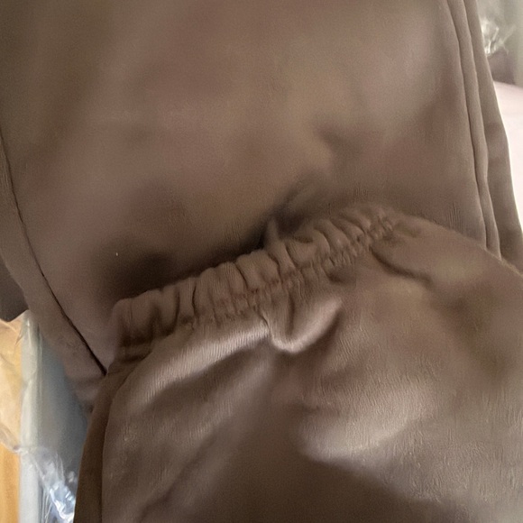 Alo Yoga Accolade Jogger Sweatpant | Espresso | Size S | NWT unisex - Picture 5 of 11